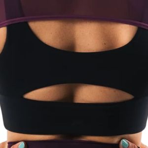 Camiseta Deportiva Corta de Manga Larga para Mujer, Color Borgoña, con Recortes, para Gimnasio, Fitness, Yoga, Entrenamiento Atlético, Ropa Deportiva Elástica de Alto Rendimiento - Product Image 5