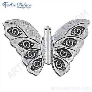 Colgante de mariposa liso de plata de ley 925, elegante y fino, collar unisex para uso diario. - Product Image 2