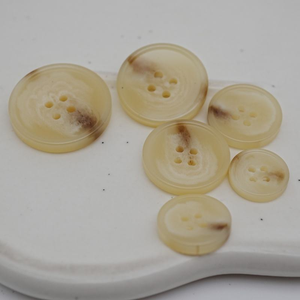 Hebilla de Cuerno Artesanal de Alta Calidad con Cuatro Agujeros, Patrón de Cuerno de Color Natural, Rectangular Mate, Estilo Casual, Ecológica - Product Image 2