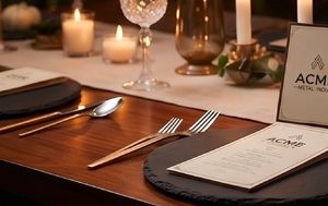 Ensemble de couverts modernes plaqués argent avec des poignées élégantes à bords dorés, parfait pour la maison, les mariages, les banquets et les restaurants. - Product Image 3