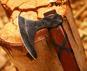 Hacha de Acero al Carbono Hecha a Mano, Estilo Tradicional Industrial Premium, Forjada con Precisión, Mango de Madera Resistente, Construcción Duradera - Product Image 4