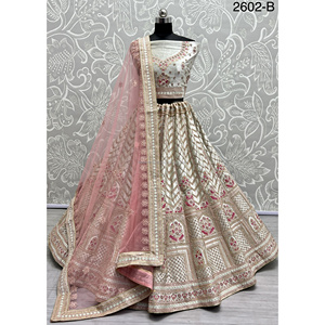 Collections de velours de vêtements de mariée indiens pour la mariée avec le travail de Zarkhan par Fabzone - Product Image 5