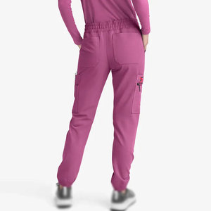 Tenue d'hôpital Solid Trader ultra douce et respirante pour des heures de travail prolongées, alliant confort et professionnalisme - Product Image 2