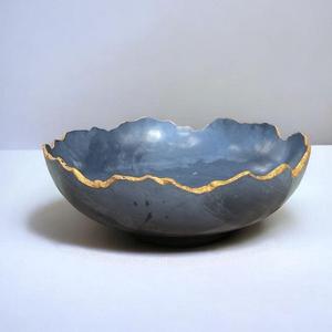 Bol peu profond en verre ambré, blanc et marron, brillant, fait main, écologique, passe au lave-vaisselle, vaisselle moderne, bol de service pour salade - Product Image 3