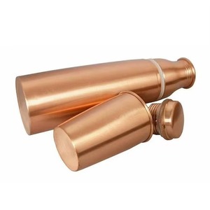Bouteille d'eau artisanale martelée sans joint, étanche, pour les voyages et les bienfaits ayurvédiques - Product Image 5