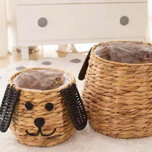 Cesta de Almacenamiento Redonda Moderna y Ecológica de Ratán Natural con Forma de Perro y Asa - Product Image 4