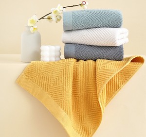 Serviettes de toilette en coton de haute qualité confortables, ensembles de serviettes de bain pour la maison avec logo personnalisé - Product Image 6