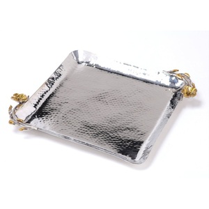 Plateau de service rectangulaire en métal fantaisie avec poignées en forme de branche de fleur dorée, plateau décoratif martelé argenté pour la décoration intérieure - Product Image 2