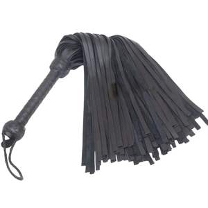 Flogger en cuir de vache véritable avec des franges douces et une poignée ergonomique pour jeux BDSM à impact - Product Image 2