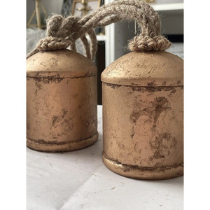 Ensemble de clochettes de vache dorées artisanales vintage avec corde en jute, ruban rouge et clochettes sonores, style shabby chic rustique en fer, clochettes de Noël suspendues - Product Image 6