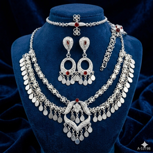 ชุดสร้อยคอและกำไลข้อมือเจ้าสาวคุณภาพสูงจาก MOLL JEWELLERS ประดับด้วยเพชรซิร์คอน ชุบทอง 24K ความยาว 18 นิ้ว รุ่นทันสมัย A-53201 - Product Image 4