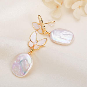 Pendientes Colgantes de Moda al por Mayor de Zhuji Pearl, Diseño de Conejito Blanco con Incrustaciones de Circonita en Aleación de Cobre, Joyería de Perlas de Agua Dulce - Product Image 3