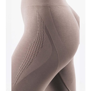 Ensembles de vêtements de yoga sans couture pour femmes - Shaghaf Sports - Product Image 6