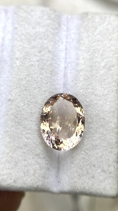 Pierre naturelle certifiée Morganite de forme ovale avec une couleur et un lustre excellents, Beryl naturel de 4,51 carats, nette à la loupe - Product Image 2