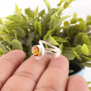 Bague artisanale de créateur en citrine jaune, en argent sterling 925, sertie de pierres de luxe, pour femmes et jeunes filles, idéale pour les soirées. - Product Image 2