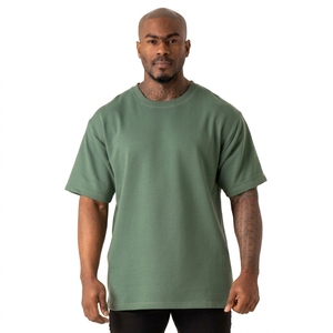 เสื้อยืดคอกลมแขนสั้นสีเขียวล้วนสำหรับผู้ชาย น้ำหนัก 220 กรัม ทรงปกติ ผ้าเจอร์ซีย์ถักอย่างดี 100% ผ้าฝ้าย แห้งเร็ว ด้านหน้าเรียบ ไม่มีลาย - Product Image 1