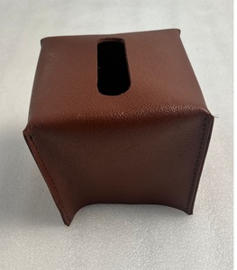 Porte-mouchoirs décoratif en cuir avec fermeture à bouton métallique pour chambre à coucher, table basse et bureau - Product Image 1