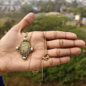 Wholesale fashion jewelry natural labradorite with <b>pearl</b> charms pendant <b>necklace</b> 18k <b>gold</b> plated cable chain <b>necklace</b> for women - Product Image 4