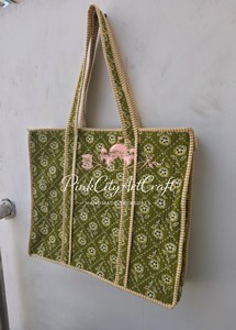 Sacs fourre-tout matelassés Jaipuri avec poche intérieure, tissu premium, design tendance, sacs faits main sans BPA. - Product Image 4