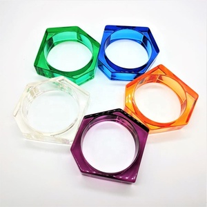 Conjunto de Brazaletes de Resina Irregulares, Joyería Artística de Moda, Escultura Hecha a Mano Multicolor, Accesorio Decorativo - Product Image 4