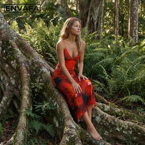 ชุดเดรสสั่งตัดแบบสองชิ้น คอลเลคชั่นใหม่รับซัมเมอร์ สไตล์ตะวันตก ลายดอกไม้เก๋ไก๋ เสื้อสายเดี่ยวคอวีเซ็กซี่ & กระโปรงทรงเข้ารูป - Product Image 5