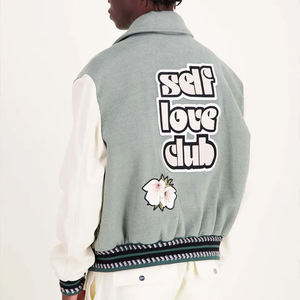Chaquetas Varsity Personalizadas de Invierno para Universidad y Preparatoria, de Lana, con Bordado, Mangas de Cuero Vacuno, Estilo Letterman Juvenil, Resistentes al Viento - Product Image 2