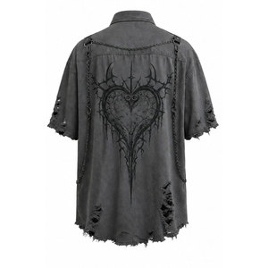 เสื้อเชิ้ตแขนสั้นพิมพ์ลายกอธิคสำหรับฤดูร้อน พร้อมโซ่และปกเสื้อแบบพับได้ขาดๆ แนวลำลองสไตล์นักขี่มอเตอร์ไซค์ เสื้อเชิ้ตกอธิค - Product Image 6