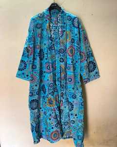 Kimono de terciopelo amarillo con estampado de pájaros, el más vendido, vestido informal, regalo perfecto de un exportador y fabricante indio. - Product Image 3