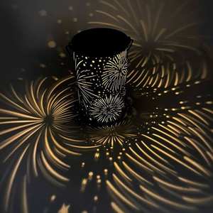 Portavelas votivas de metal hecho a mano que combina la artesanía experta con la luz relajante de las velas para decoraciones que promueven la atención plena. - Product Image 6