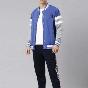 Veste de sport bleue pour homme avec manches grises et rayures blanches, vêtement d'extérieur décontracté, coupe classique, col rabattu, fermeture à boutons - Product Image 4