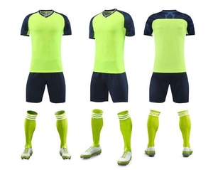 Nouvelle arrivée, uniforme de football pour hommes adultes, 100% polyester, imprimé par transfert thermique, nom de l'équipe personnalisé, logo, positions, manches courtes - Product Image 2