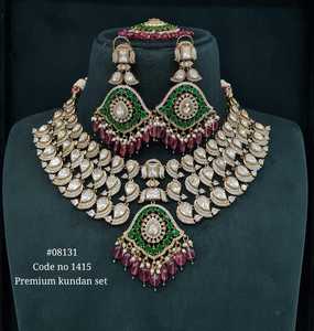 Ensemble de collier et boucles d'oreilles Kundan de qualité supérieure 08131, ensemble de bijoux en laiton avec pierres en moissanite pour mariage, fiançailles, fête - Product Image 3