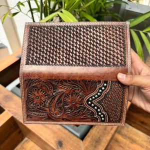 Nouvel arrivage de portefeuille long pour hommes sculpté à la main en cuir Offre Spéciale de mode élégant porte-monnaie cadeau pour lui - Product Image 5