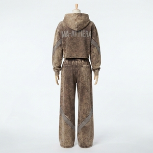 Conjunto de chándal de dos piezas para mujer: Sudadera con capucha corta con cremallera y panel de pedrería con lavado ácido y pantalones de chándal de pierna ancha - Product Image 4