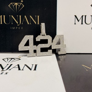 Colgante y Amuleto de Lujo para Hombre, Chapado en Oro, con Diamante Redondo Brillante Número 424 Personalizado, Certificado IGI, Totalmente Engastado, Estilo Hip Hop - Product Image 5
