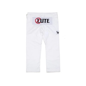 Lote de kimonos de BJJ # Uniforme Blanco de Jiu-Jitsu UTE 94, 450 GSM, Tejido de Algodón Perlado, Secado Rápido, Entrenamiento Profesional con Bolsa - Product Image 2