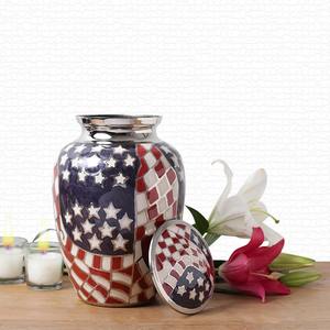 Urne commémorative en métal finition marbre foncé avec bande argentée polie pour cendres funéraires - Product Image 2