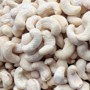 Nueces de Anacardo Crudas a Precio de Fábrica, Grados Vietnam WW180 WW240 WW320 LP WS, Venta al Por Mayor con Impuestos Incluidos - Product Image 1