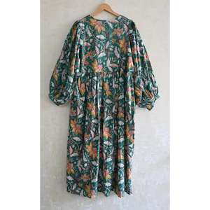 Vestido Maxi Ligero de Verano de Algodón con Estampado Floral Hecho a Mano, Lavable, con Cuello Profundo, para Vacaciones, para Mujer - Product Image 5