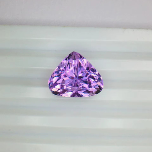 พลอยคุนไซต์ทรงหัวใจธรรมชาติ น้ำหนัก 12.06 กะรัต คุณภาพเกรด AAA ความเงางามระดับ AAA สีสวยงาม เหมาะสำหรับการขัดแต่ง ราคาถูก - Product Image 1