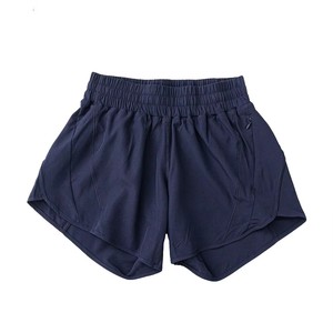 Shorts de sport blancs tricotés taille haute pour femme, avec taille élastique, coupe ample et respirante, tendance, commande en gros OEM - Product Image 2
