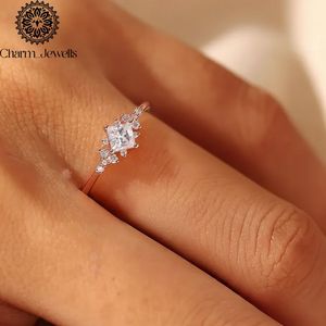 Anillo de Compromiso Charm_Jewells para Mujer, Chapado en Oro Rosa de 18K, Plata con Moissanita, Engaste de Flor, Estilo Romántico, Certificado IGI 3 - Product Image 6