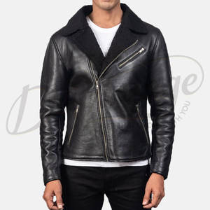 Blouson de motard en cuir noir premium pour homme avec col en fausse fourrure noire, manteau moto chaud en peau de mouton pour l'hiver, coupe ajustée - Product Image 4