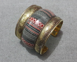Brazalete de Moda Punk con Diseño Líquido, Metálico Abierto, Redondo Geométrico, Brazalete de Diseño Exagerado, Arte y Coleccionable - Product Image 3