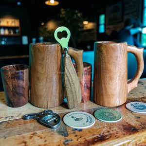 Taza de madera de acacia natural con abridor de botellas integrado, artesanía rústica para el hogar y el bar a un precio asequible. - Product Image 6
