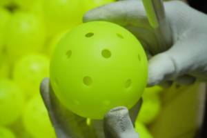 Balles de pickleball de haute qualité, 40 trous, 26g, moulées en une seule pièce, approuvées USAPA, pour intérieur et extérieur, fournisseur OEM - Product Image 6