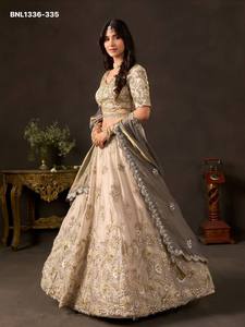 Lehenga semi-cousu en soie fantaisie lourde avec broderie Zari et sequins, coupe trapèze - Blouse - Dupatta - Vente en gros - Product Image 2