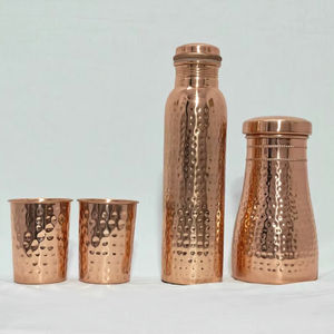 Bouteille d'hydratation en cuivre de qualité supérieure, bouteille élégante pour les marques de style de vie, les magasins de détail et les cadeaux d'entreprise - Product Image 1