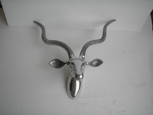 Moderna Decoración de Pared, Figura de Ciervo/Gazela de Aluminio, Estatua Metálica Artesanal Moldeada - Product Image 4