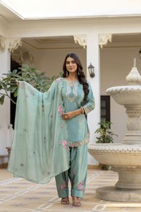 Ensemble ethnique tendance en satin avec Kurti brodé et dupatta léger en organza – Look de soirée - Product Image 4